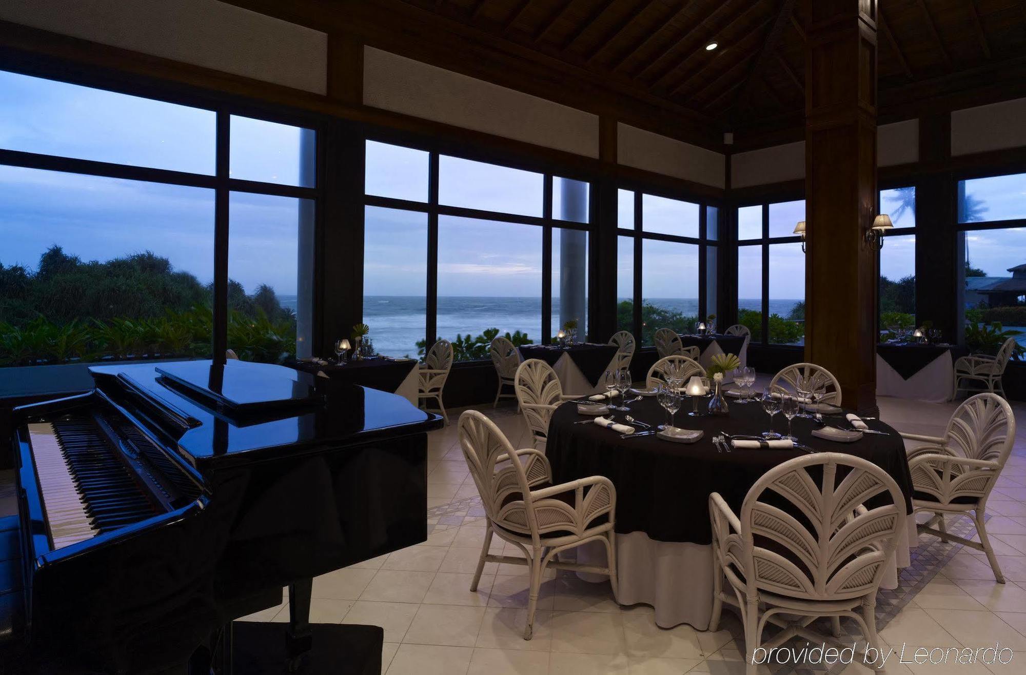 Taj Bentota Resort & Spa Εστιατόριο φωτογραφία
